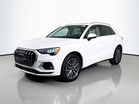 Used 2021 Audi Q3 2.0T Premium w/ Convenience Package image 4
