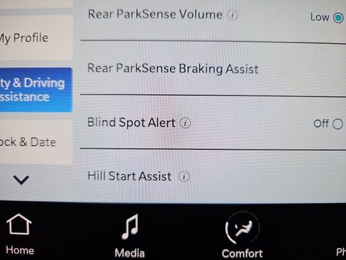 Used 2023 Chrysler Pacifica Touring-L image 43