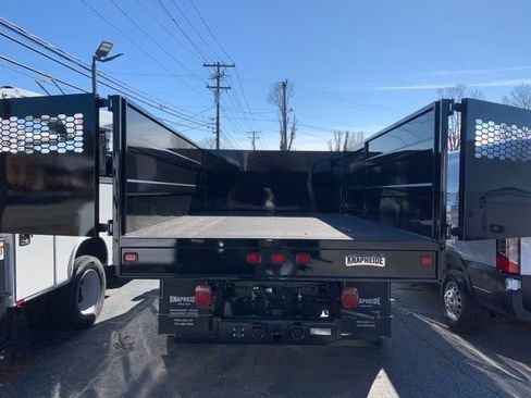 New 2025 Ford F550 4x4 Regular Cab Super Duty image 3