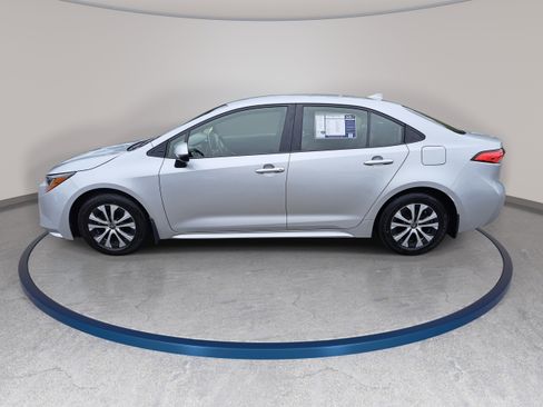 Used 2022 Toyota Corolla LE w/ Premium Interior Package FWD image 8