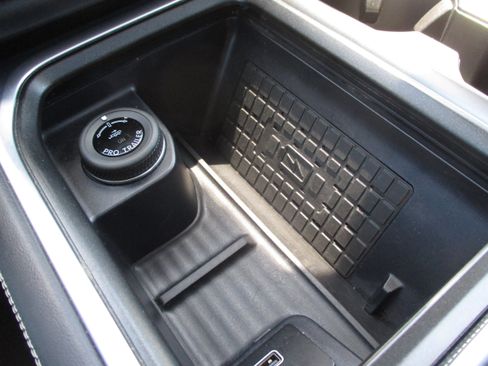 Used 2025 Ford Expedition Max Platinum AWD/4WD image 30