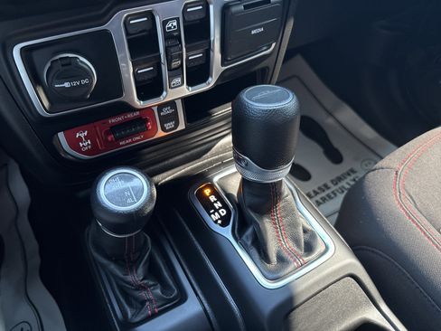 Used 2022 Jeep Gladiator Rubicon AWD/4WD image 31