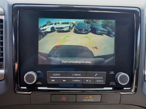 Used 2022 Nissan Frontier SV AWD/4WD image 15