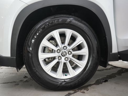 Used 2025 Toyota Grand Highlander AWD Hybrid image 33