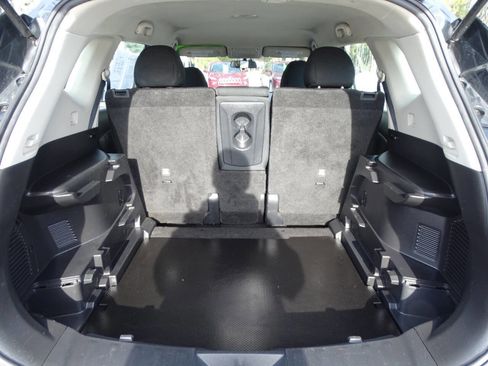 Used 2018 Nissan Rogue S image 28