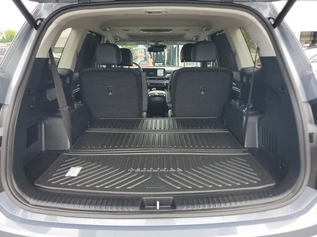 Used 2025 Kia Telluride EX w/ EX Captain's Chair Package AWD/4WD image 10