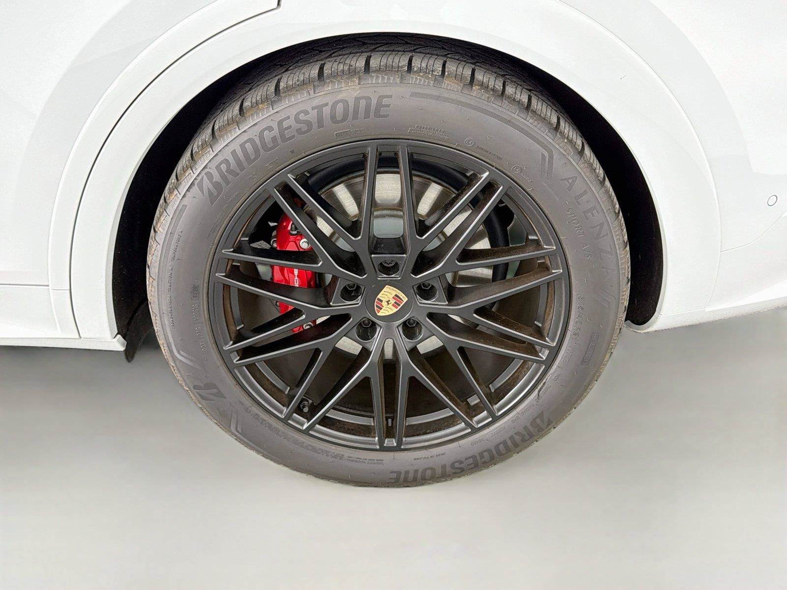 Certified 2026 Porsche Cayenne GTS AWD/4WD image 12