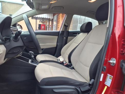 Used 2022 Hyundai Accent SE image 9