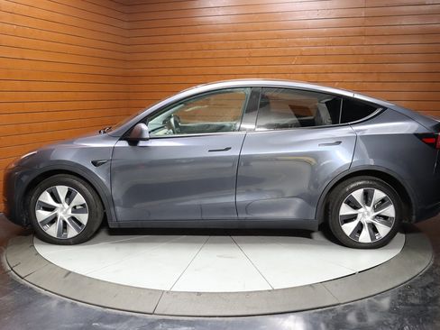 Used 2023 Tesla Model Y Long Range image 8