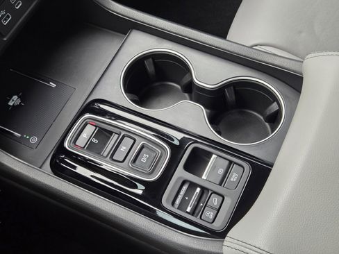 Certified 2024 Honda Pilot Touring image 16