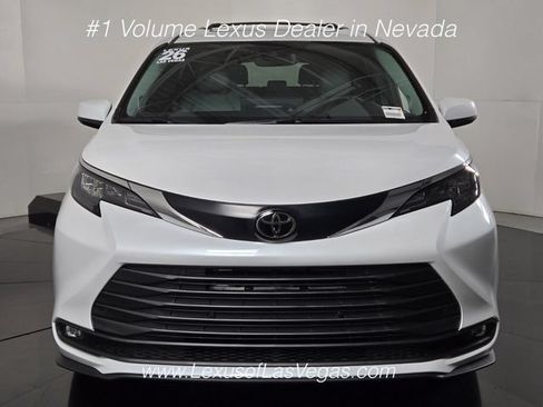 Used 2026 Toyota Sienna XLE FWD image 8