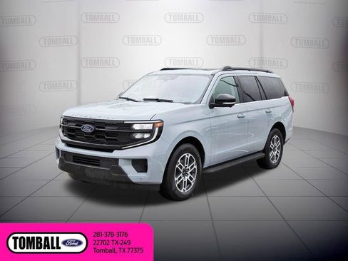 Used 2025 Ford Expedition Active RWD image 3
