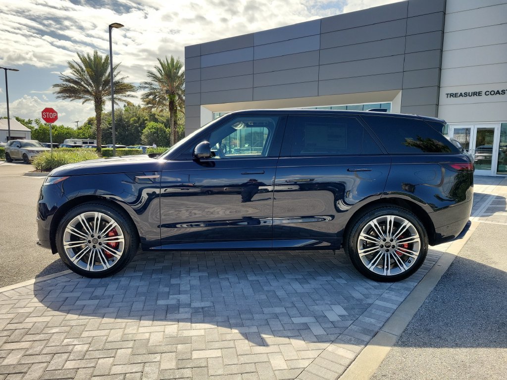 New 2027 Land Rover Range Rover Sport Dynamic SE AWD/4WD image 2