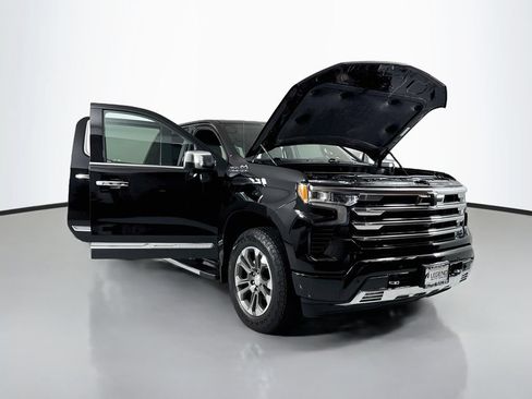 Used 2025 Chevrolet Silverado 1500 High Country AWD/4WD image 23