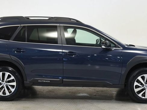 Used 2025 Subaru Outback Premium AWD/4WD image 21