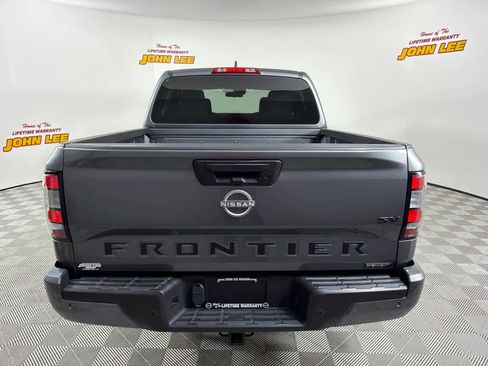 Certified 2023 Nissan Frontier SV w/ Midnight Edition Package RWD image 4