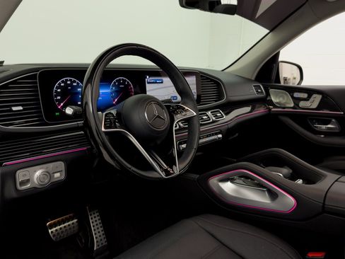 Used 2024 Mercedes-Benz GLS 450 4MATIC image 15