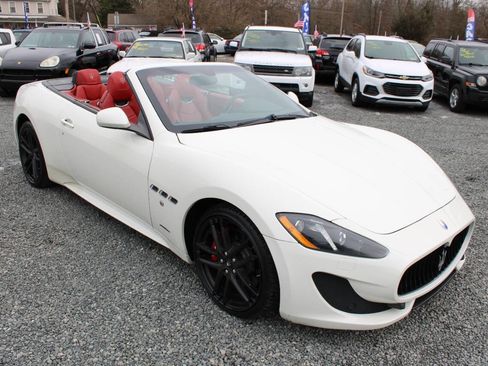 Used 2015 Maserati GranTurismo Sport image 4