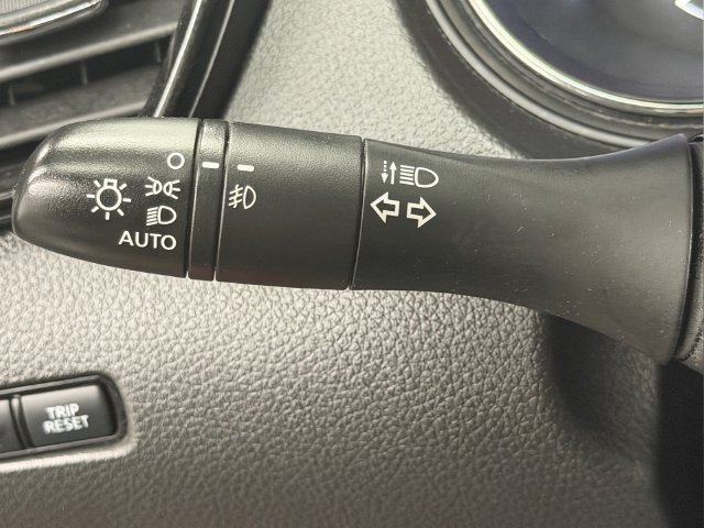 Certified 2021 Nissan Rogue Sport SV FWD image 22