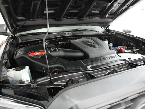 Used 2022 Toyota Tacoma TRD Sport w/ Technology Package image 52