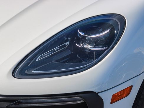 Used 2023 Porsche Macan Turbo AWD/4WD image 5