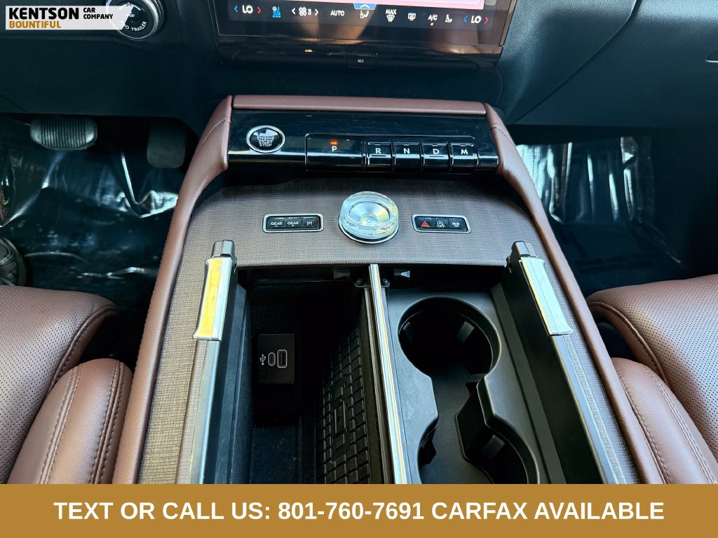 Used 2025 Lincoln Navigator Reserve AWD/4WD image 18