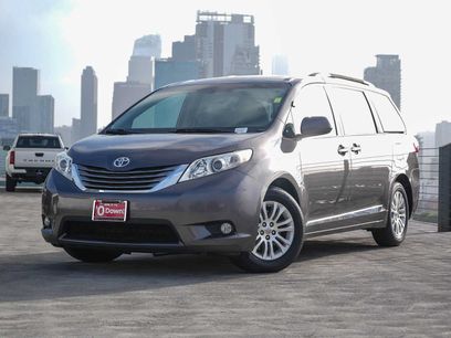 Used 2017 Toyota Sienna XLE w/ XLE Navigation Package