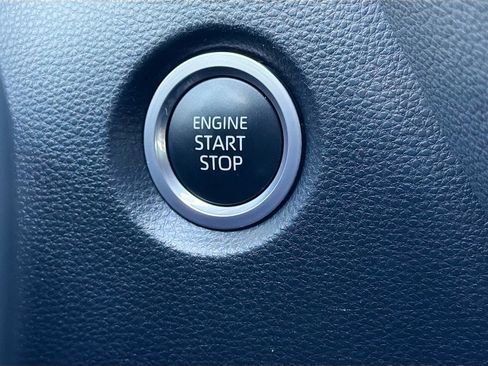 Used 2023 Toyota Corolla SE w/ SE Premium Package image 33