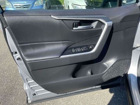 Certified 2025 Toyota RAV4 XLE AWD/4WD image 18
