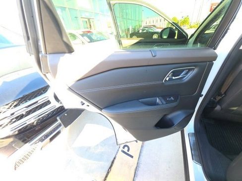 Used 2023 Nissan Rogue Platinum w/ Platinum Premium Package image 23