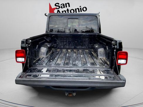 Used 2022 Jeep Gladiator Rubicon w/ Trailer Tow Package image 36
