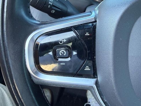 Used 2021 Volvo XC90 T8 Inscription w/ Lounge Package image 18