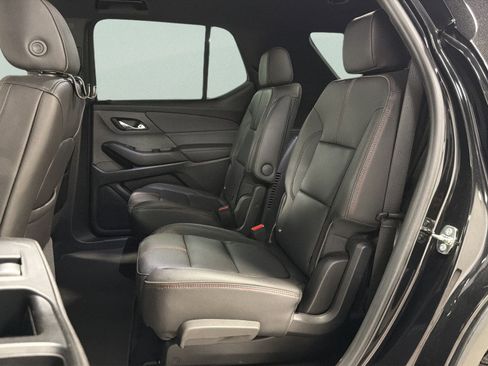 Used 2023 Chevrolet Traverse RS FWD image 37
