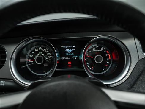 Used 2013 Ford Mustang Shelby GT500 RWD image 25