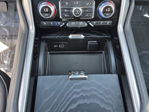 Used 2022 GMC Yukon Denali image 9