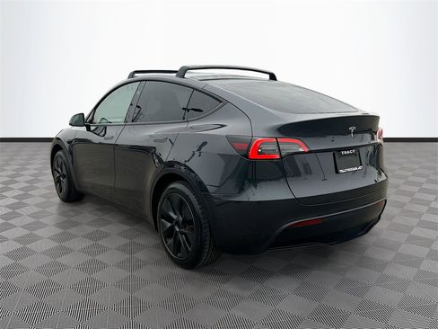 Used 2025 Tesla Model Y Long Range image 5