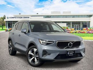 Used 2023 Volvo XC40 B5 Plus w/ Protection Package Premier AWD/4WD video 1