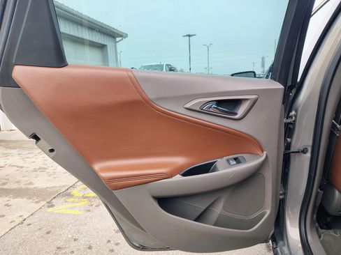 Used 2017 Chevrolet Malibu LT w/ Leather Package image 12