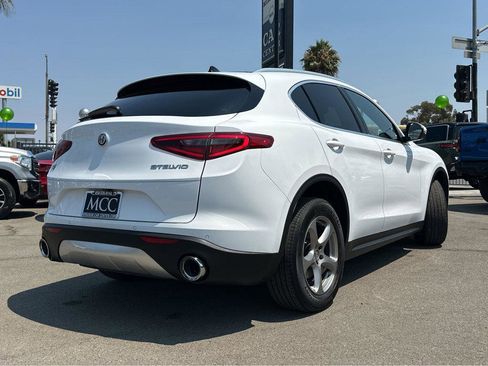 Used 2019 Alfa Romeo Stelvio AWD image 13