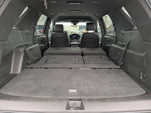 Certified 2023 Chevrolet Traverse LT w/ Rear Camera Mirror Package image 39