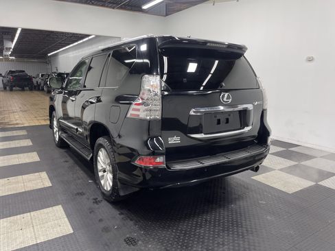 Used 2015 Lexus GX 460 image 2
