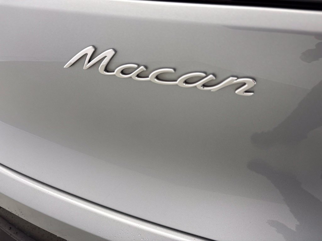 Certified 2020 Porsche Macan AWD/4WD image 11