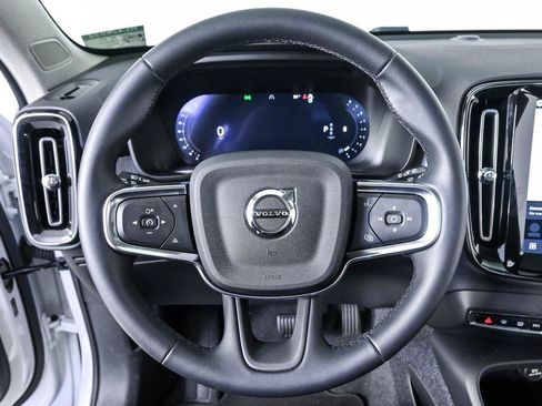 Used 2026 Volvo XC40 B5 Core AWD/4WD image 10