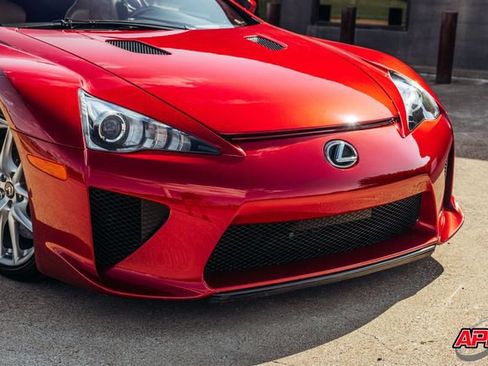 Used 2012 Lexus LFA RWD image 23