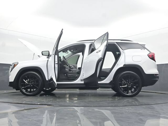 Used 2024 GMC Terrain SLE w/ Driver Convenience Package FWD image 59