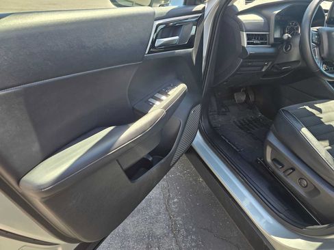 Used 2025 Mitsubishi Outlander SE AWD/4WD image 21