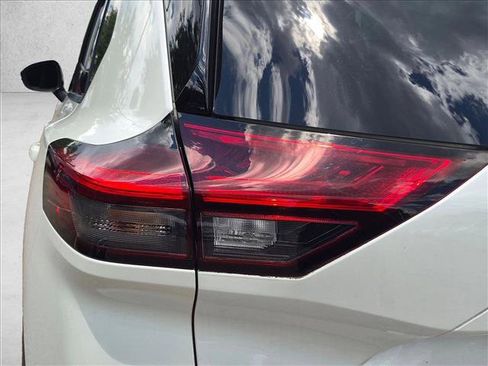 Used 2021 Nissan Rogue SV FWD image 6