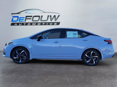 New 2025 Nissan Versa SR w/ Trunk Package image 6