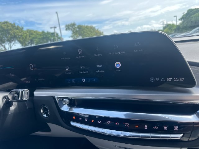 Used 2023 Cadillac Lyriq 2WD image 18