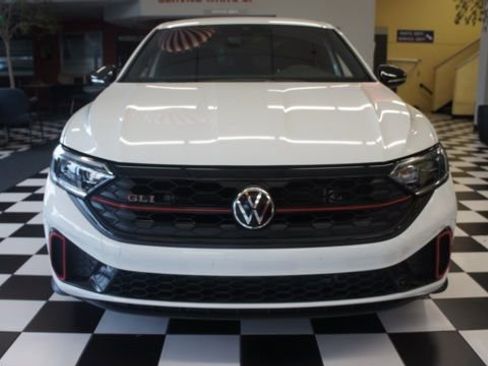Used 2024 Volkswagen Jetta GLI 40th Anniversary Edition image 7